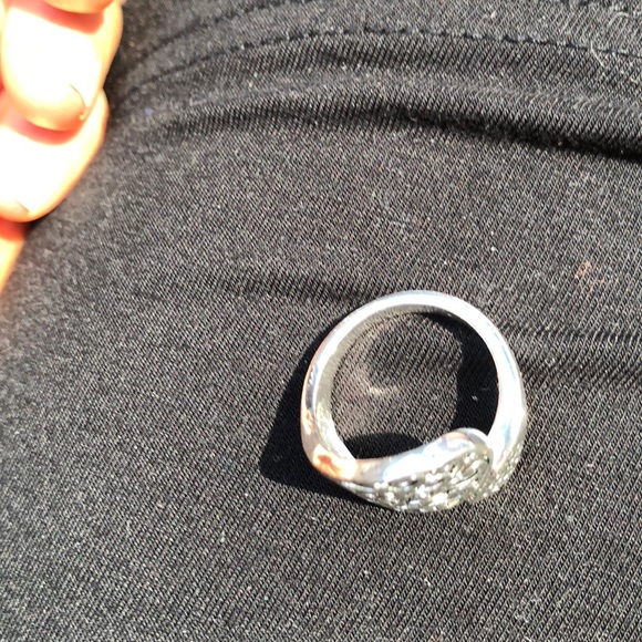 Design Ring - Picture 2 of 2